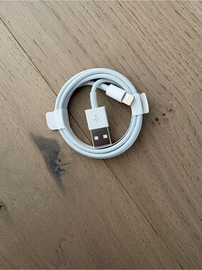 Apple Lightning to USB Cable - White short original Apple cable